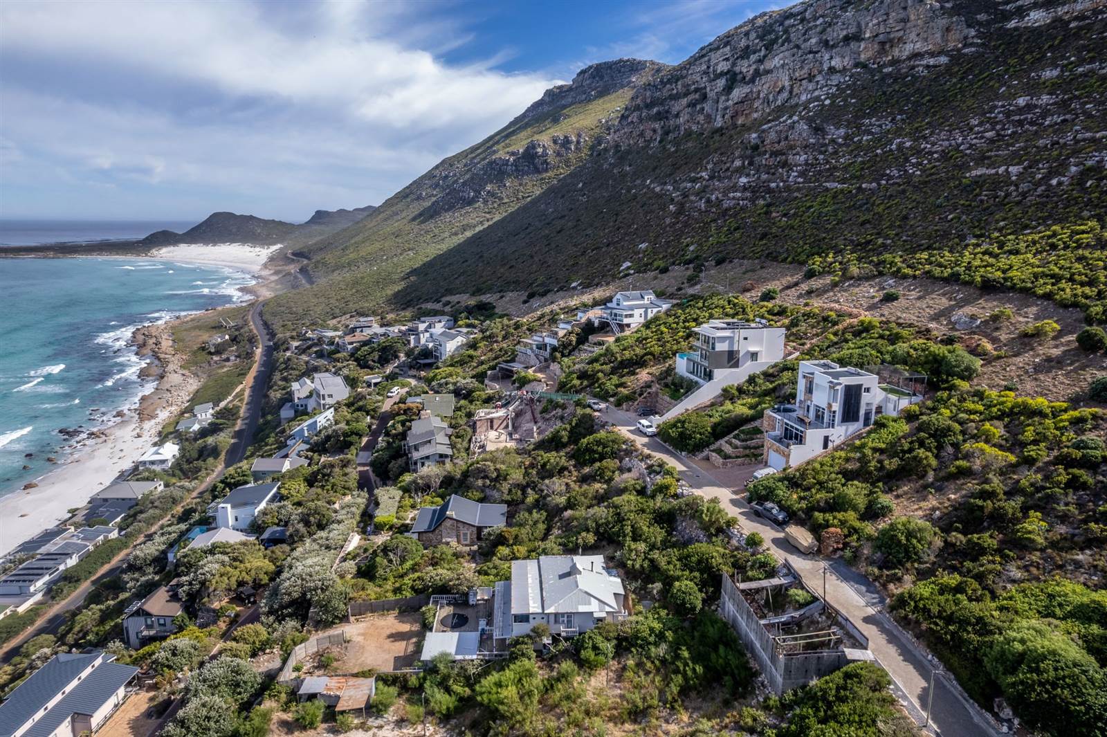 594 m² Land available in Misty Cliffs photo number 9