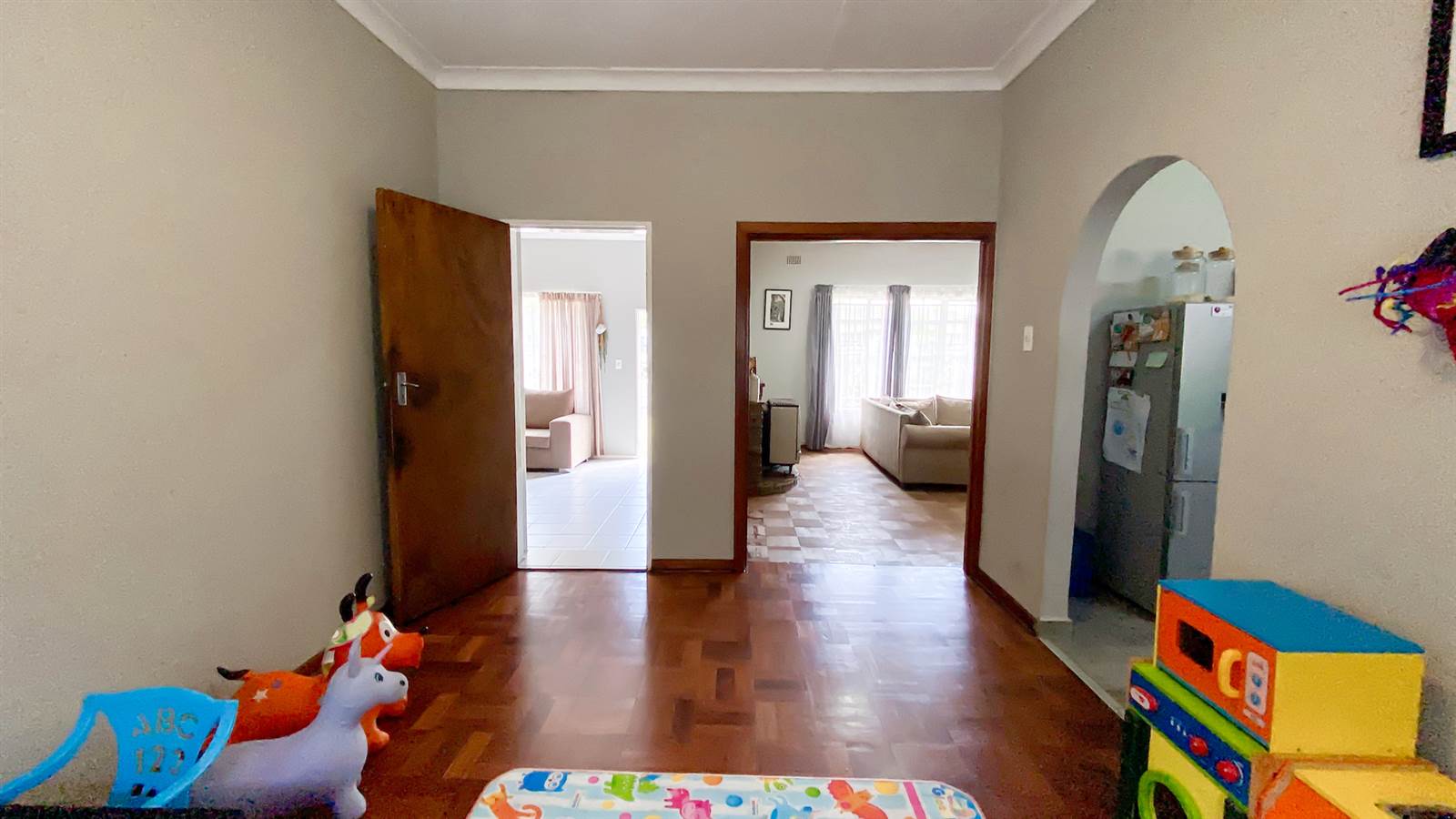 5 Bed House in Northmead photo number 4