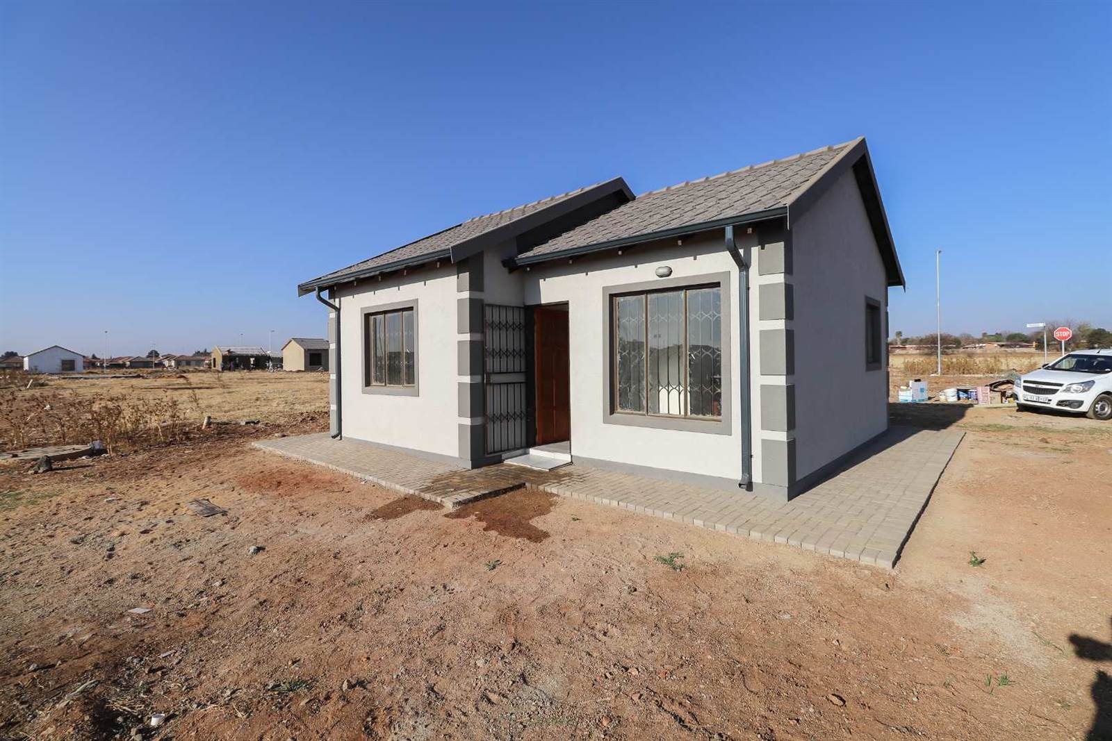 2 Bed House in Kya Sands photo number 3