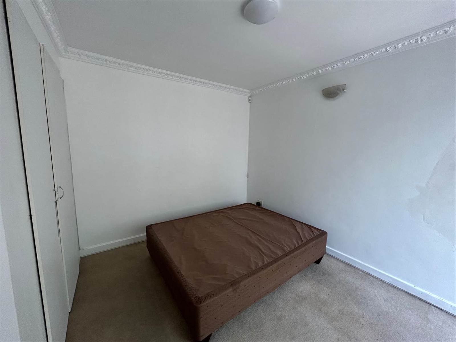 1 Bed Apartment in Sunninghill photo number 10
