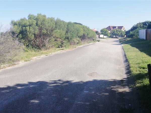 1 842 m² Land