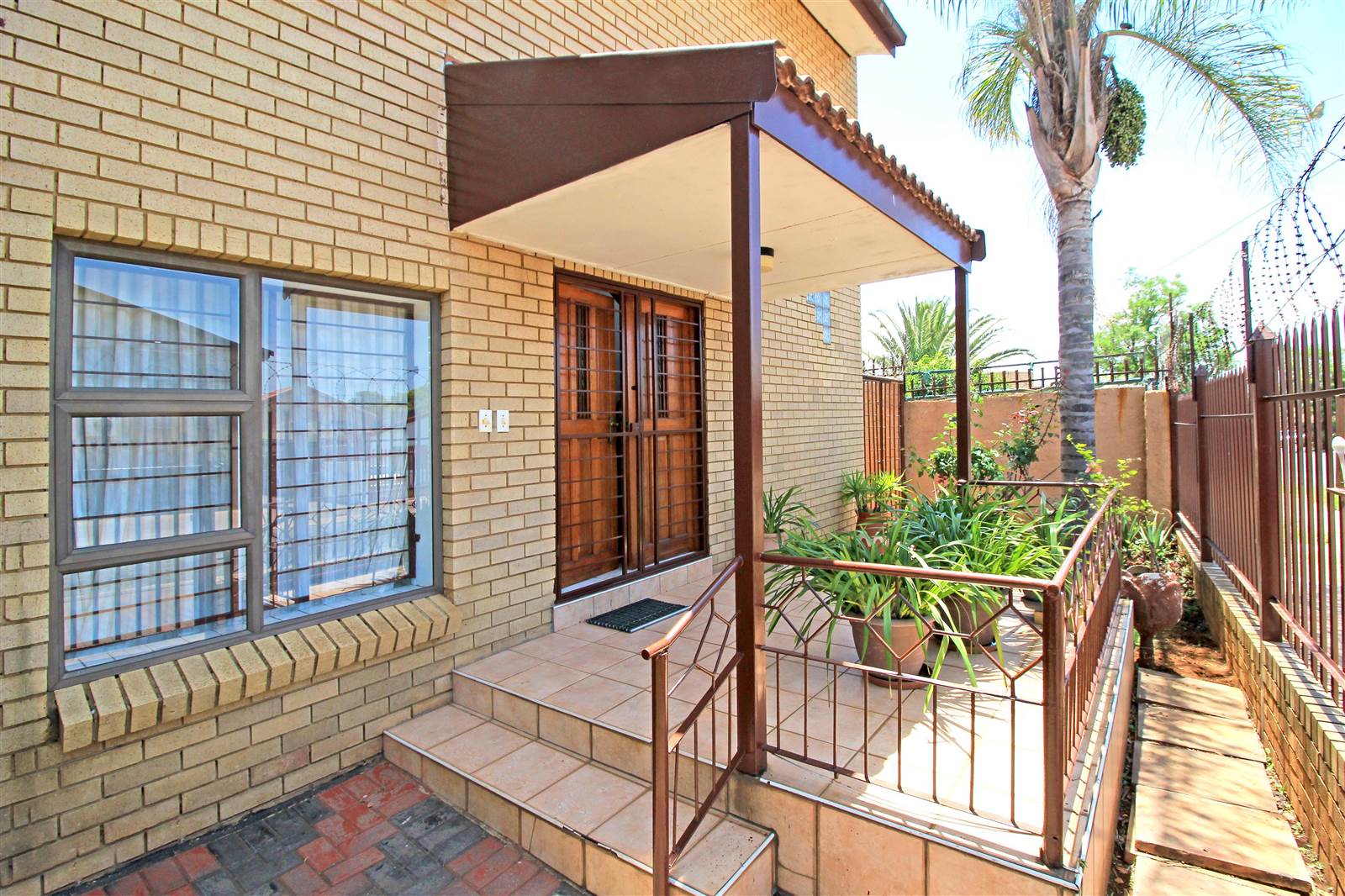 6 Bed House in Laudium photo number 7