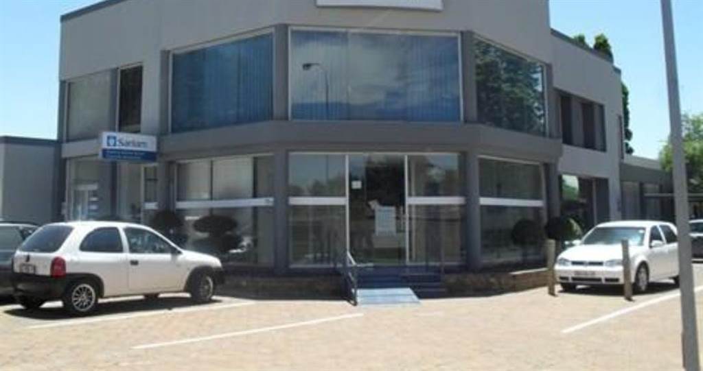 900  m² Commercial space in Witbank Central photo number 1