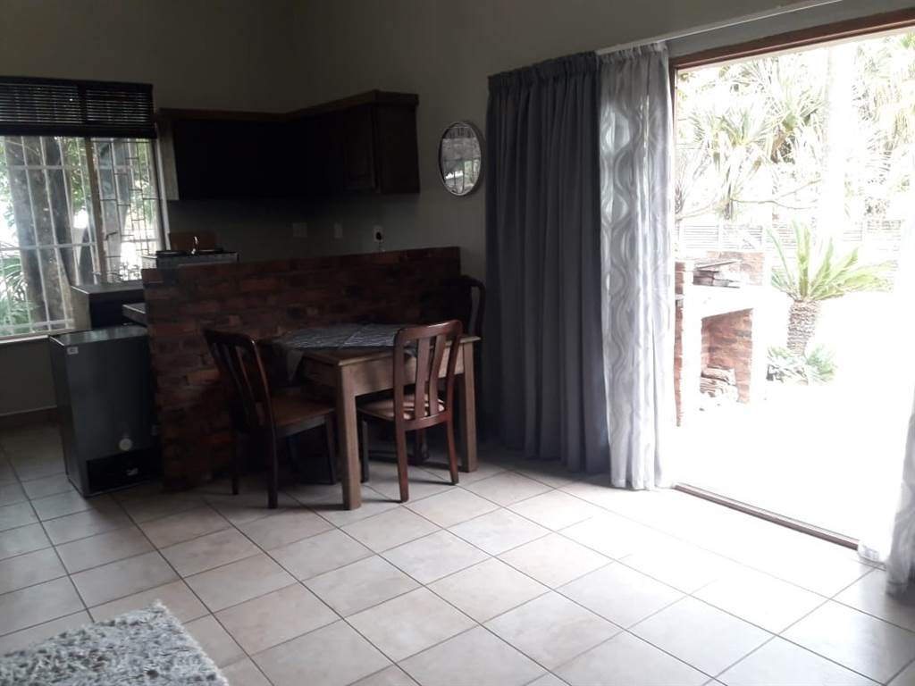 8 Bed House in Louis Trichardt photo number 18