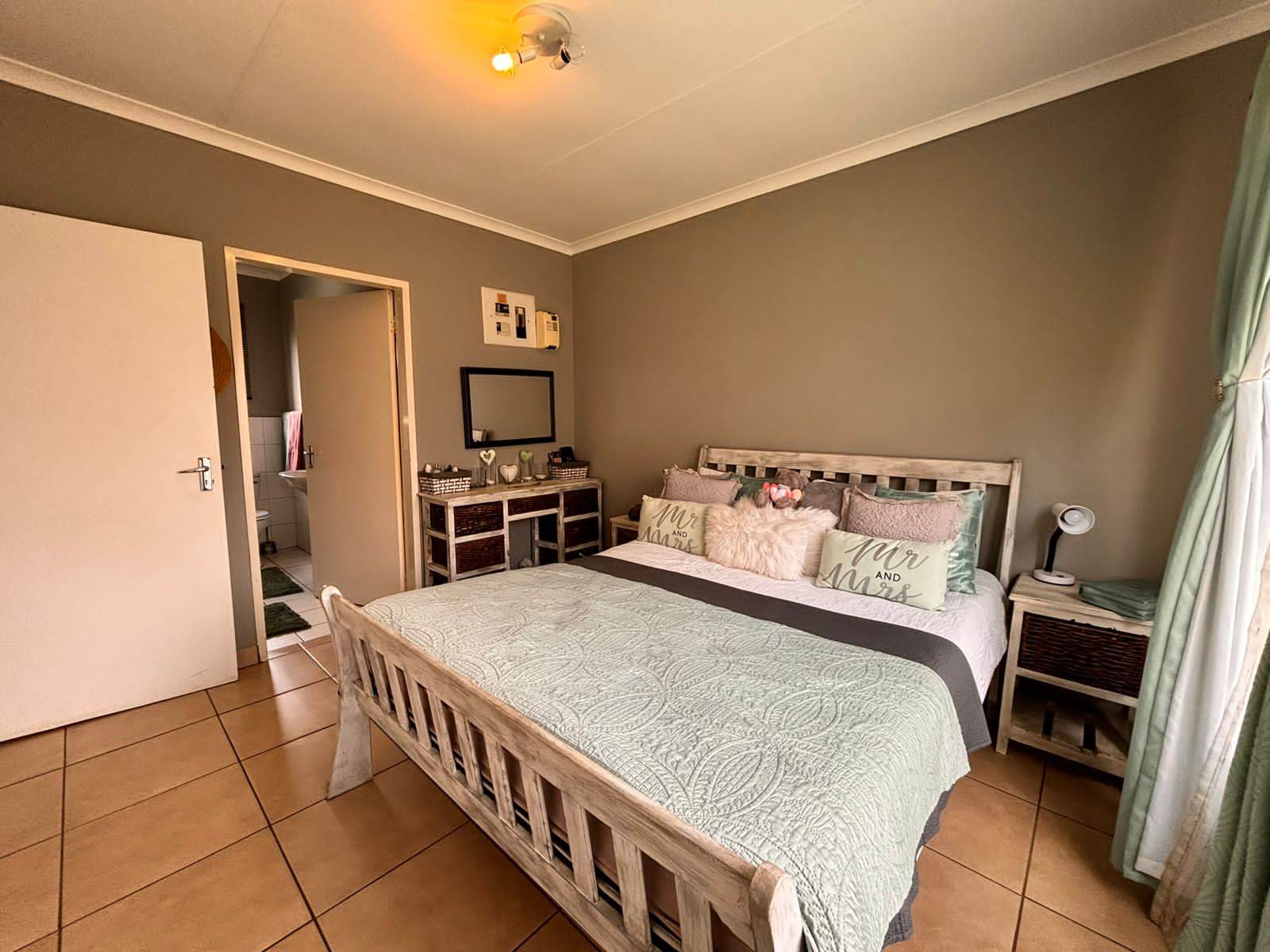 3 Bed Townhouse in Bergbron photo number 8