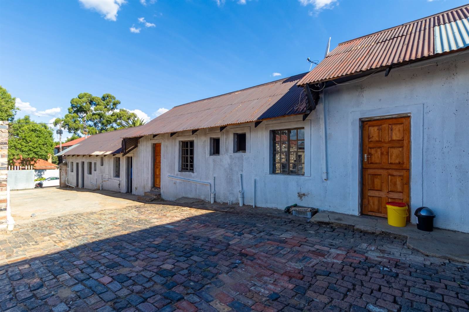 19 Bed House in Rosettenville photo number 3