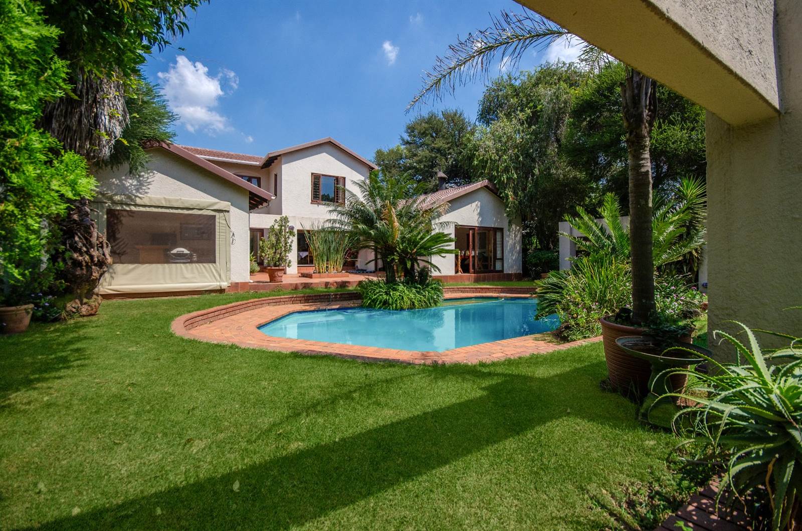 3 Bed House in Lonehill photo number 28