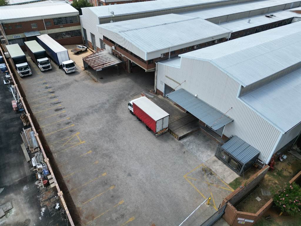 10800  m² Industrial space in Roodepoort Central photo number 4