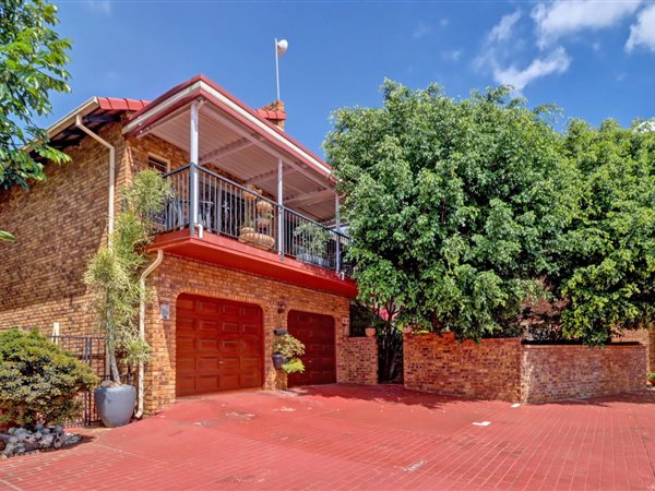 4 Bed Townhouse in Wapadrand