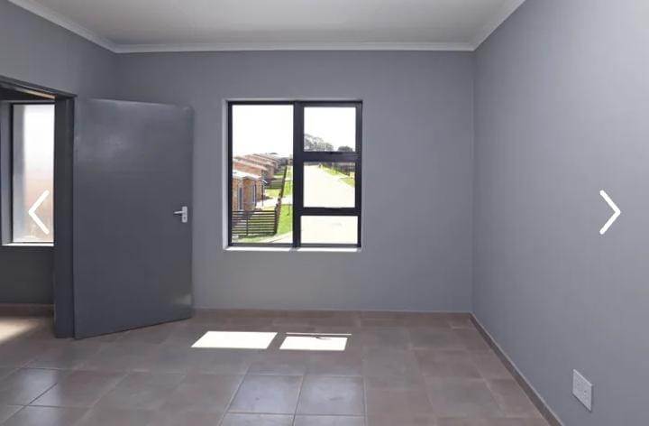 1 Bed Apartment in Grobler Park photo number 4