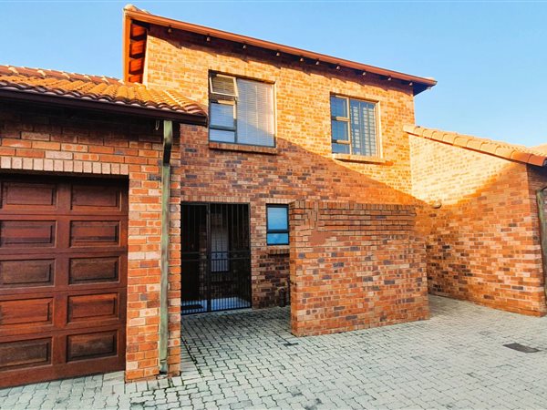 3 Bed Townhouse in Willow Park