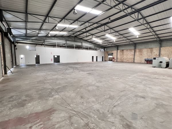 1 000  m² Commercial space