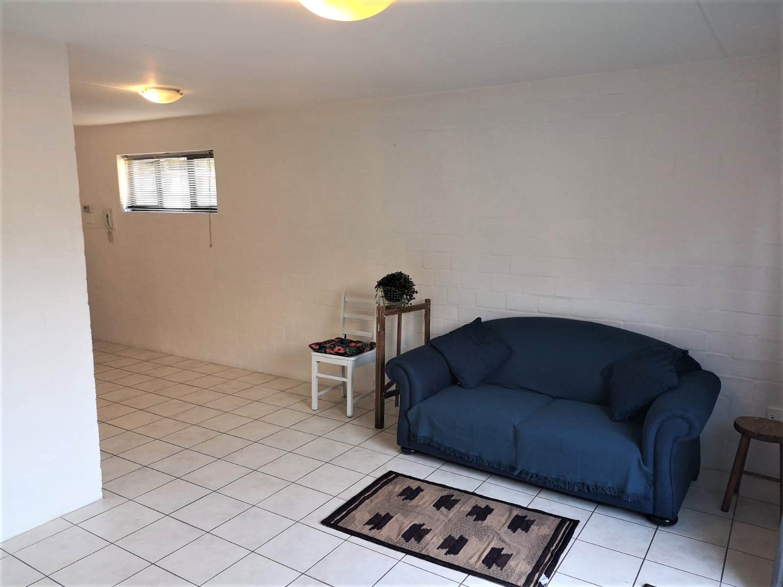 1 Bed Apartment in Wynberg photo number 2