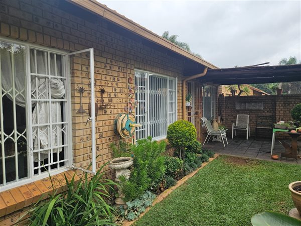 2 Bedroom Townhouse 2 Bedroom Townhouse