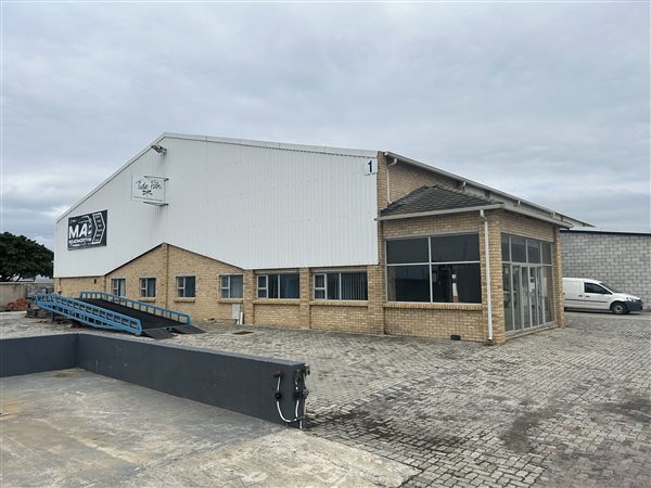 1 800  m² Industrial space