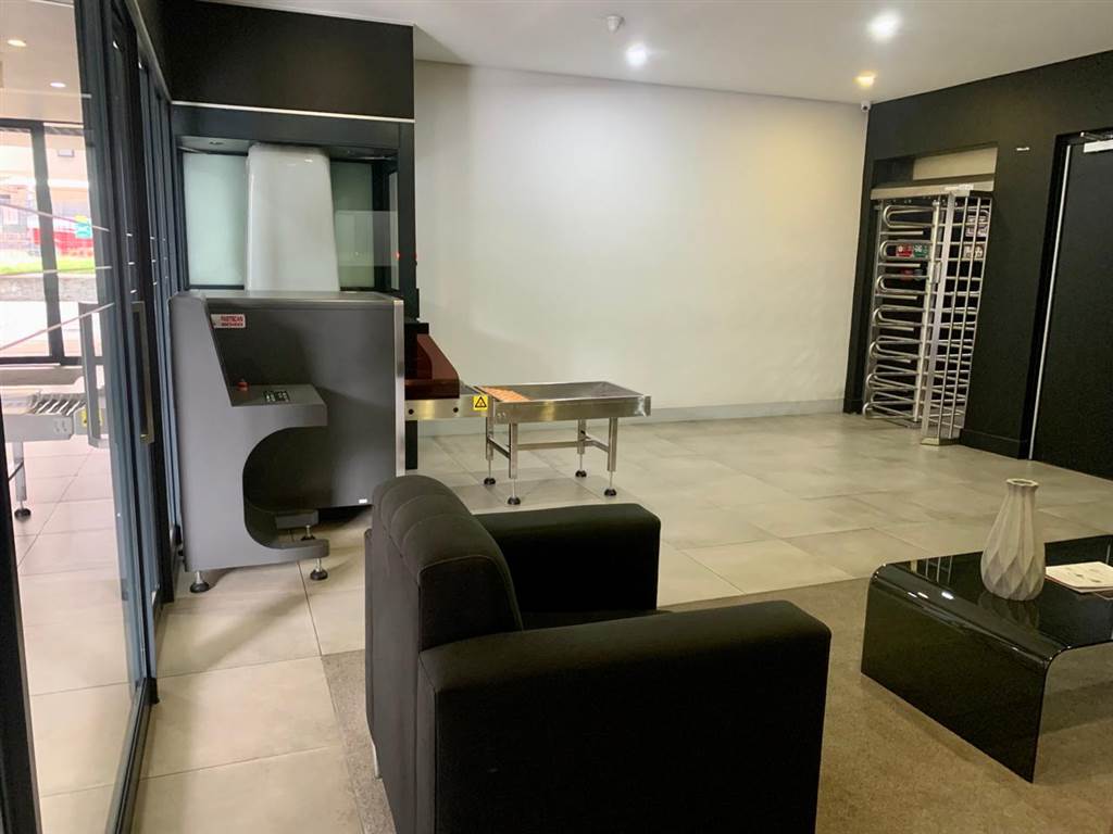 83  m² Office Space in Rosebank photo number 9