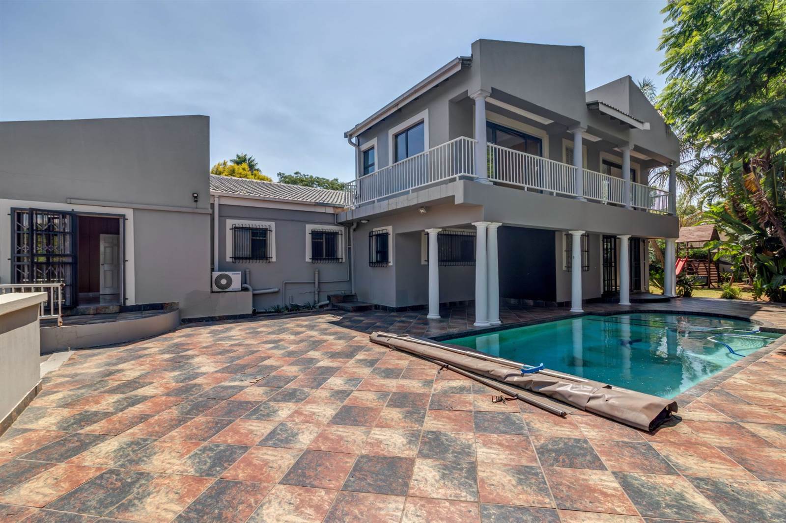 4 Bed House in Douglasdale photo number 23