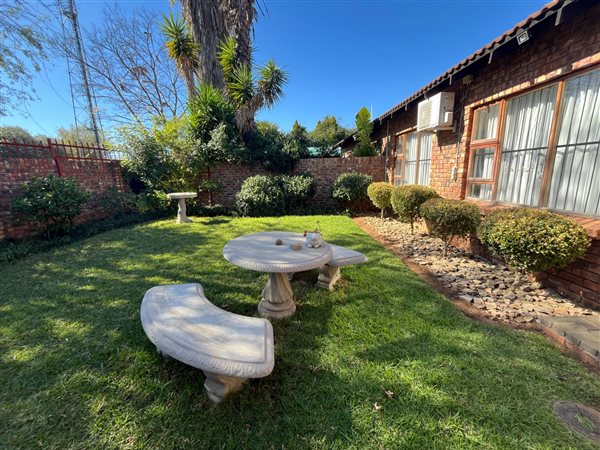 3 Bedroom Townhouse 3 Bedroom Townhouse