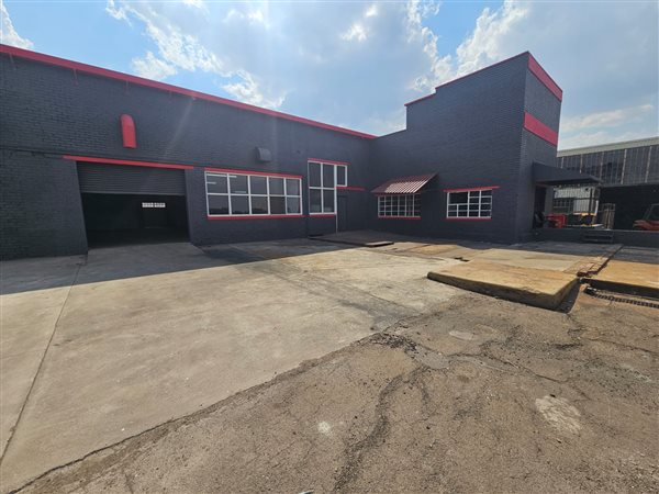 830  m² Industrial space