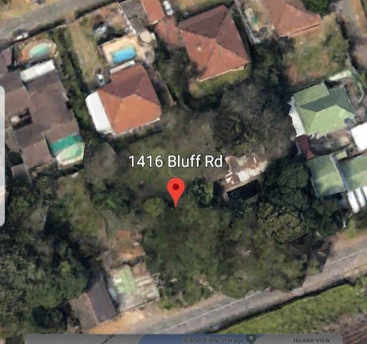 844 m² Land available in Bluff photo number 1