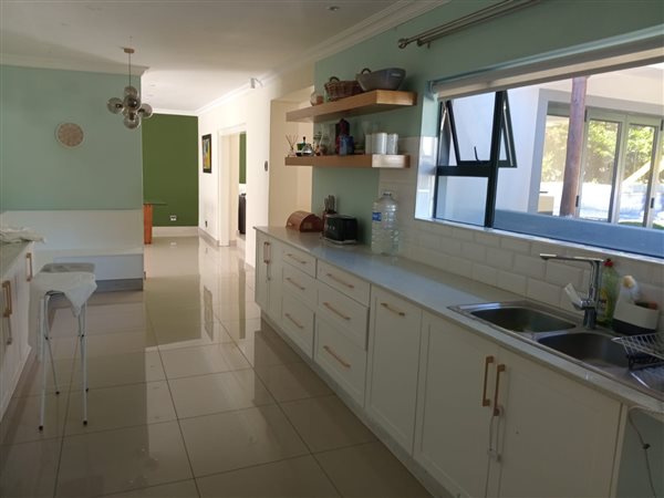 4 Bedroom House 4 Bedroom House