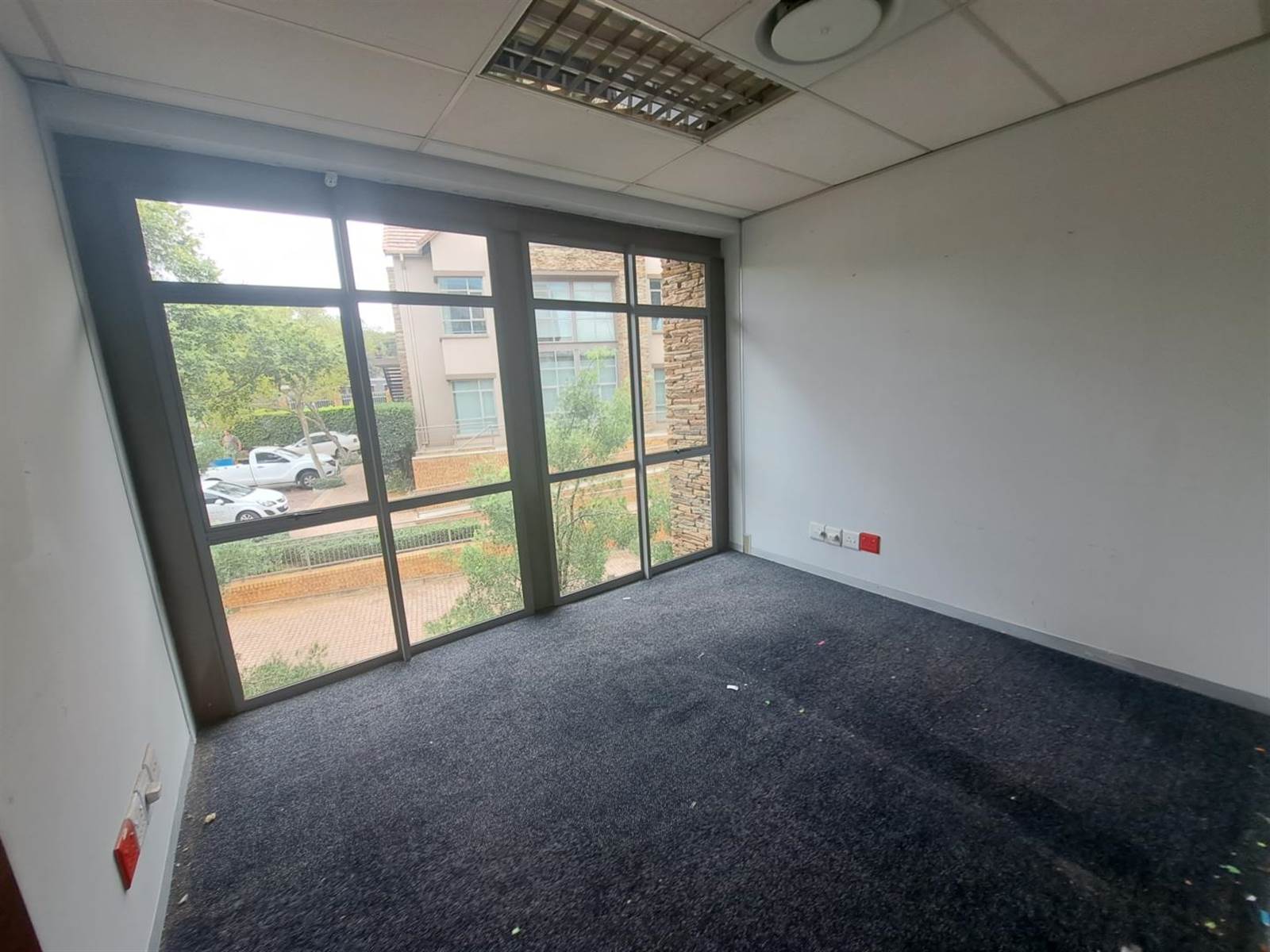 325  m² Office Space in Doringkloof photo number 8