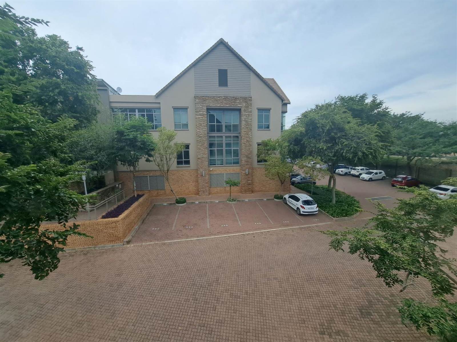 325  m² Office Space in Doringkloof photo number 6