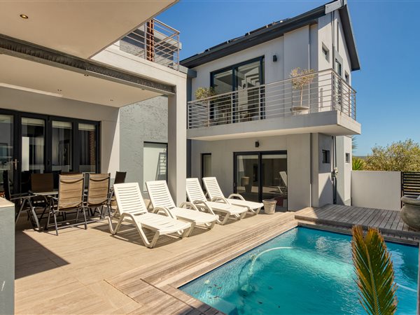 4 Bedroom House 4 Bedroom House
