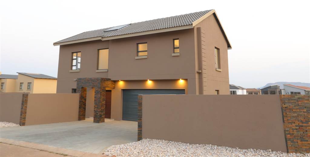 4 Bed House in Hartbeespoort Dam photo number 20