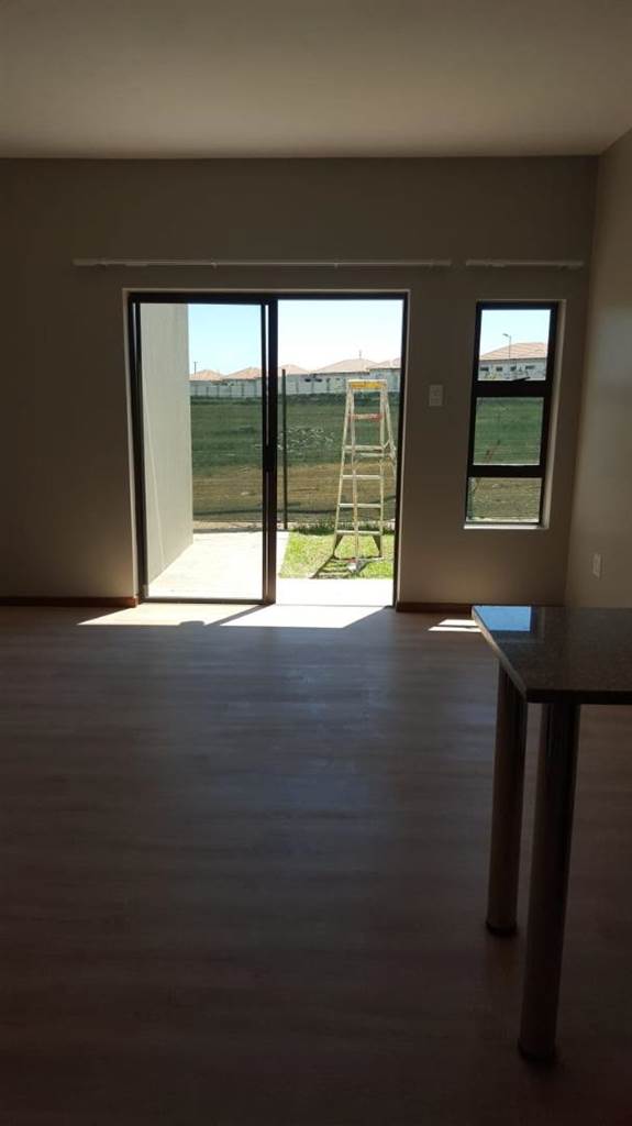 1 Bed Apartment in Trichardt photo number 5