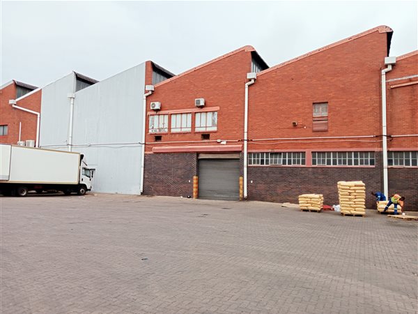 3 366  m² Industrial space