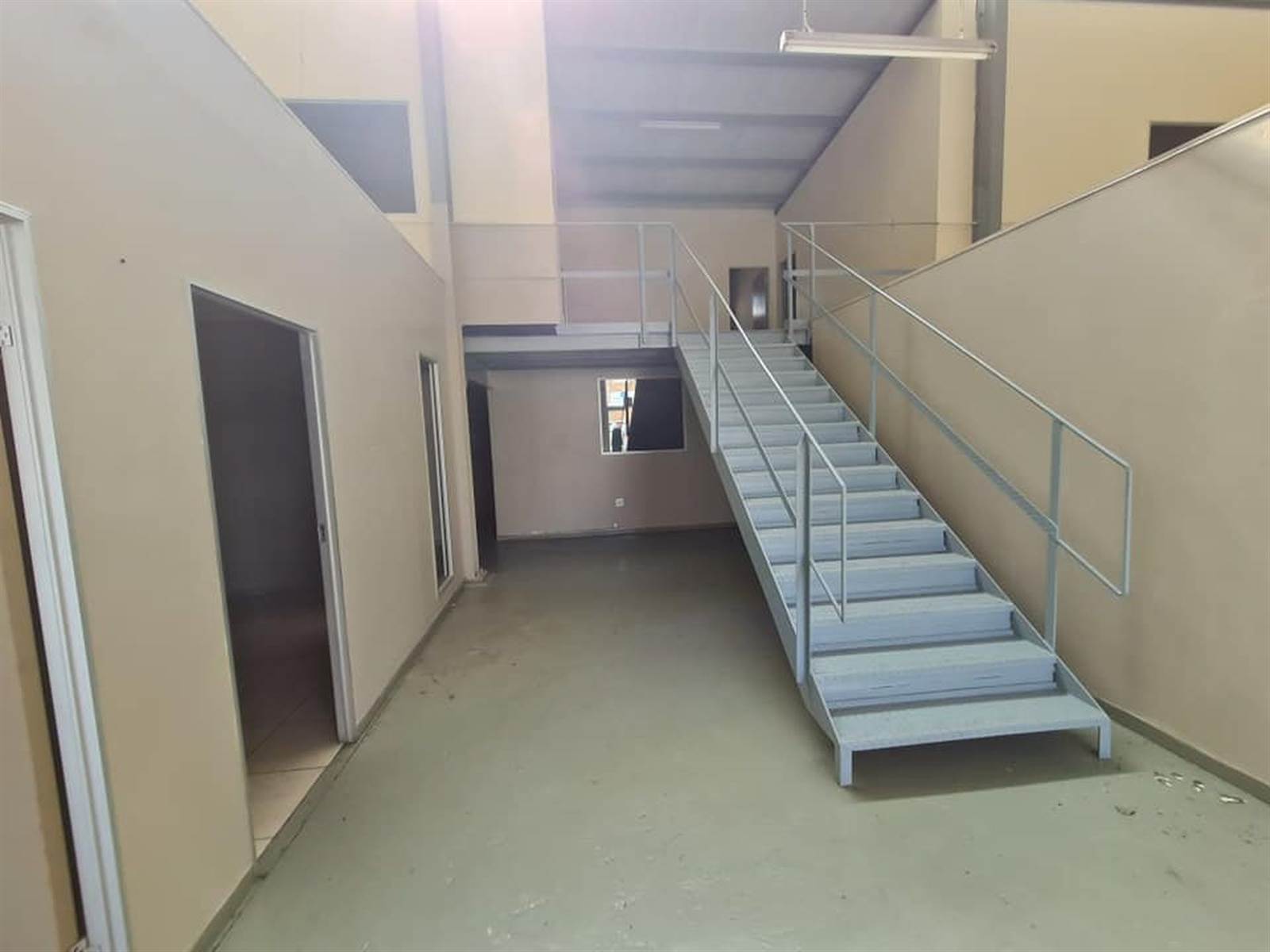 430  m² Industrial space in Secunda photo number 17