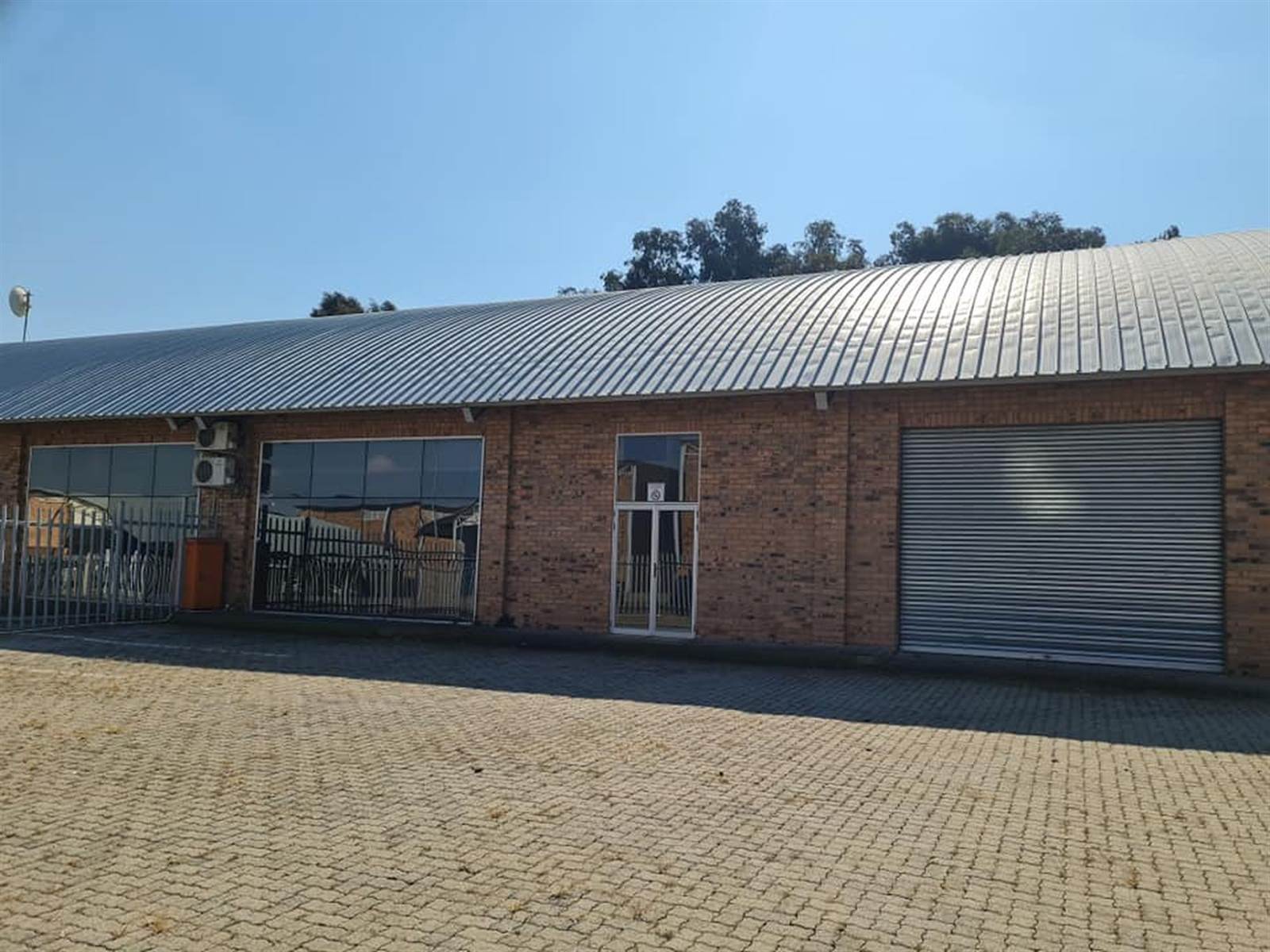 430  m² Industrial space in Secunda photo number 1