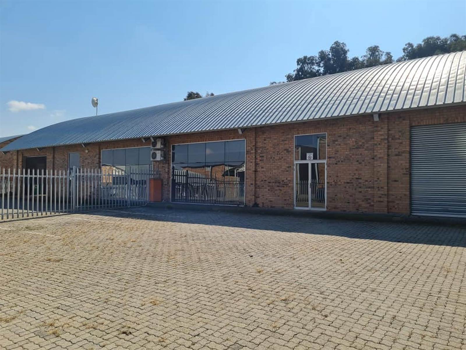 430  m² Industrial space in Secunda photo number 2