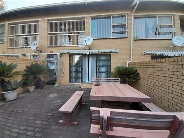 3 Bedroom Townhouse 3 Bedroom Townhouse