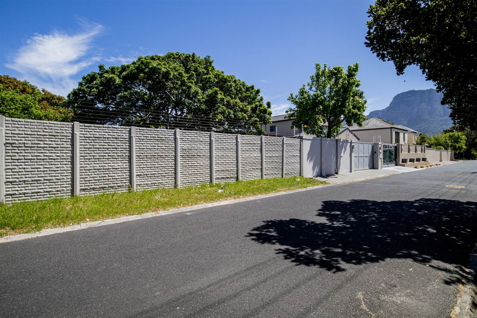423 m² Land available in Claremont photo number 1