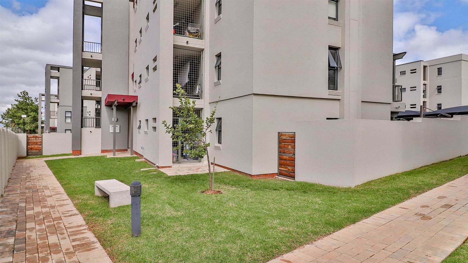 3 Bed Apartment in Kyalami photo number 22
