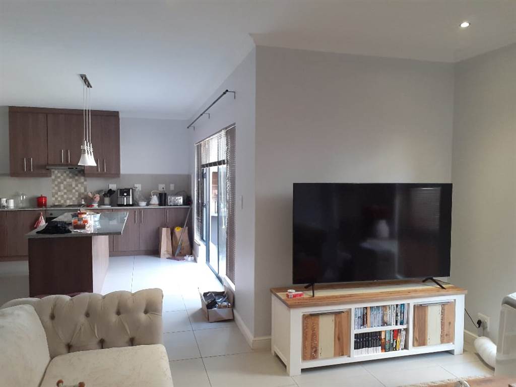 3 Bed Townhouse in Langeberg Heights photo number 5