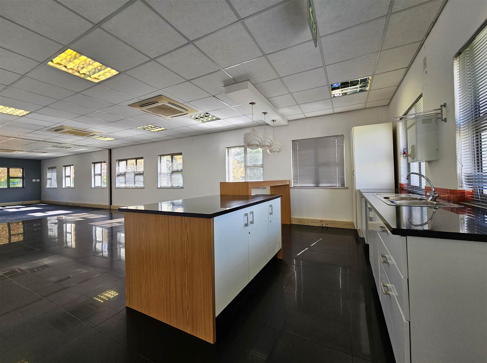 712.91  m² Commercial space in Bryanston photo number 11
