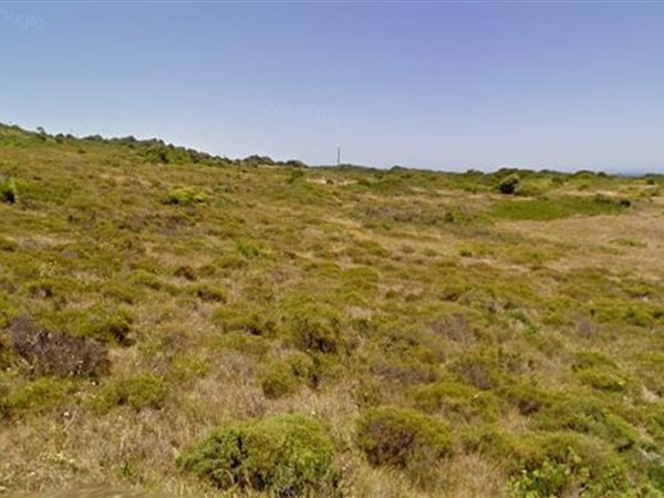 1 054 m² Land