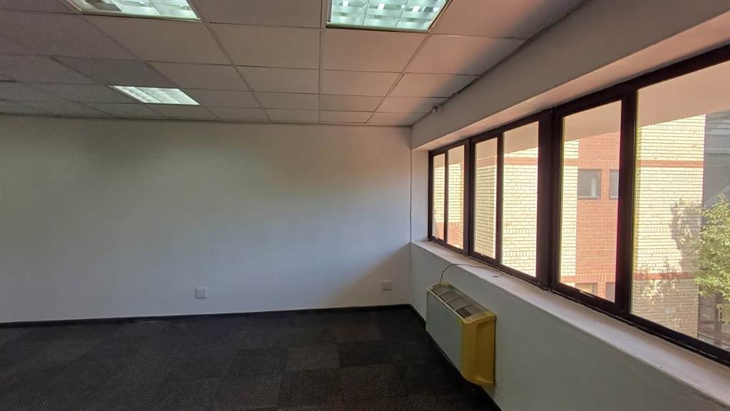 30  m² Commercial space in Woodmead photo number 12