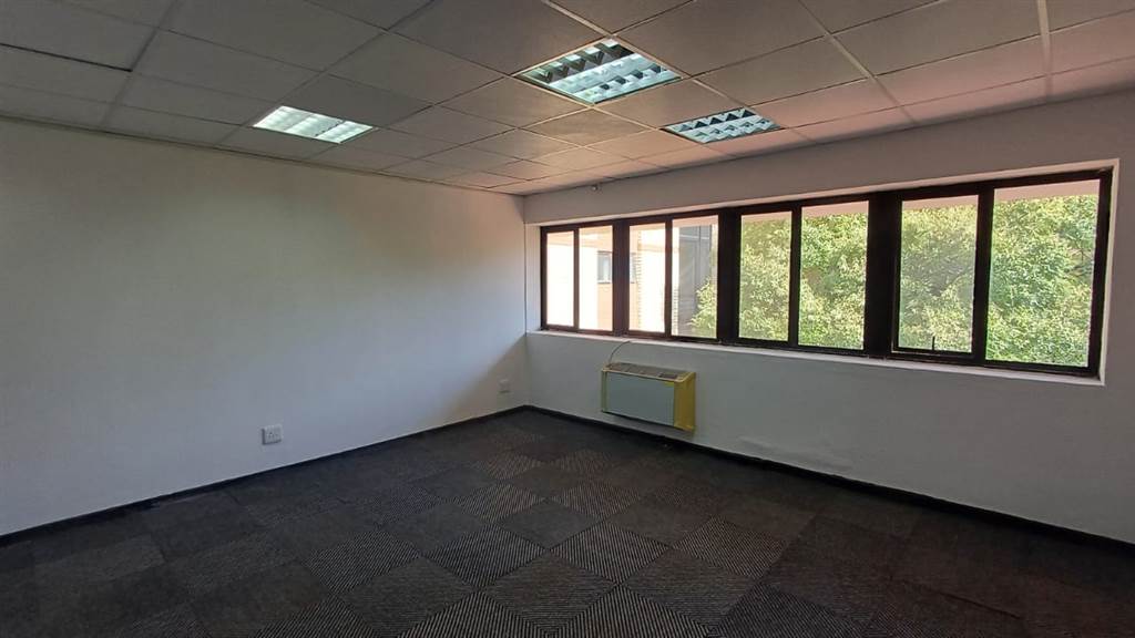 30  m² Commercial space in Woodmead photo number 9