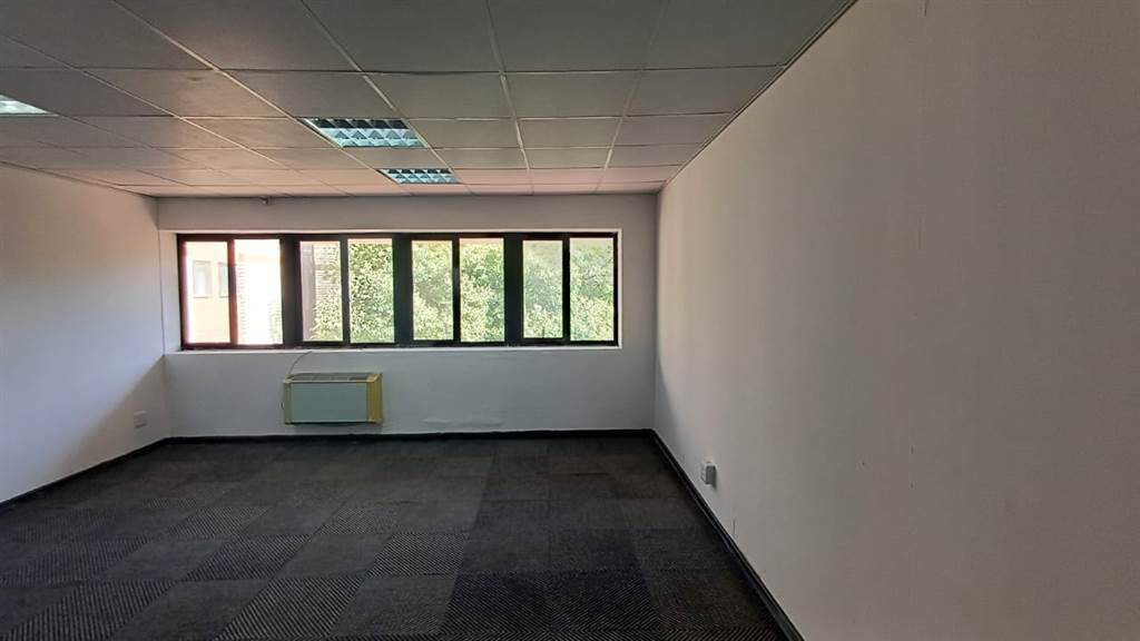 30  m² Commercial space in Woodmead photo number 8