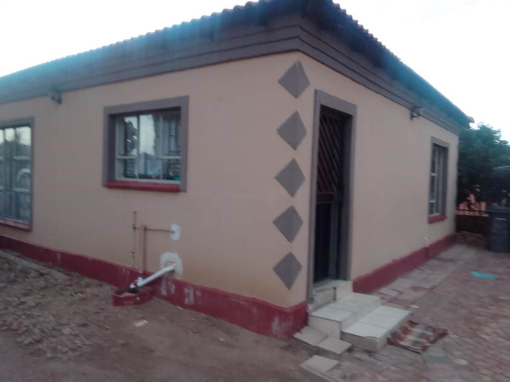 3 Bed House in Ga-rankuwa photo number 5