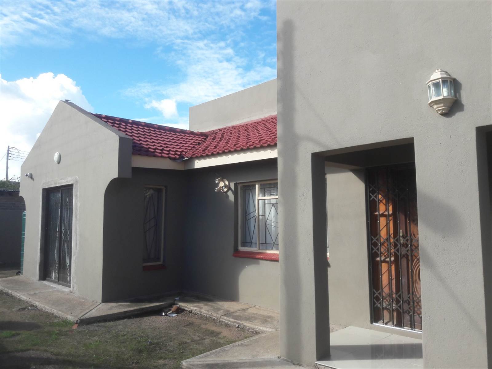 4 Bed House in Seshego photo number 2