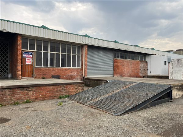 333  m² Industrial space