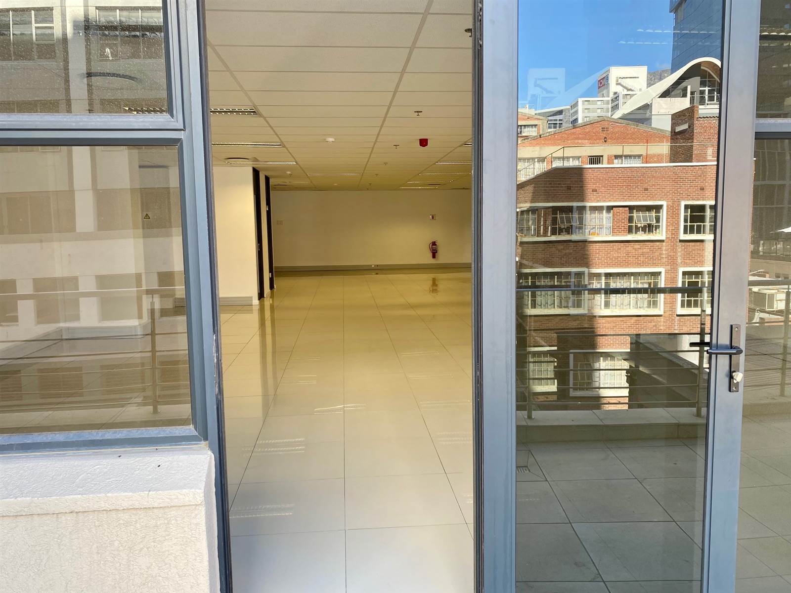 162  m² Commercial space in Cape Town City Centre photo number 12