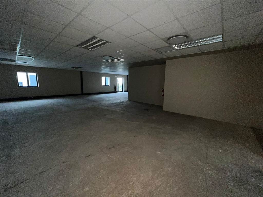 330  m² Commercial space in Strubens Valley photo number 13