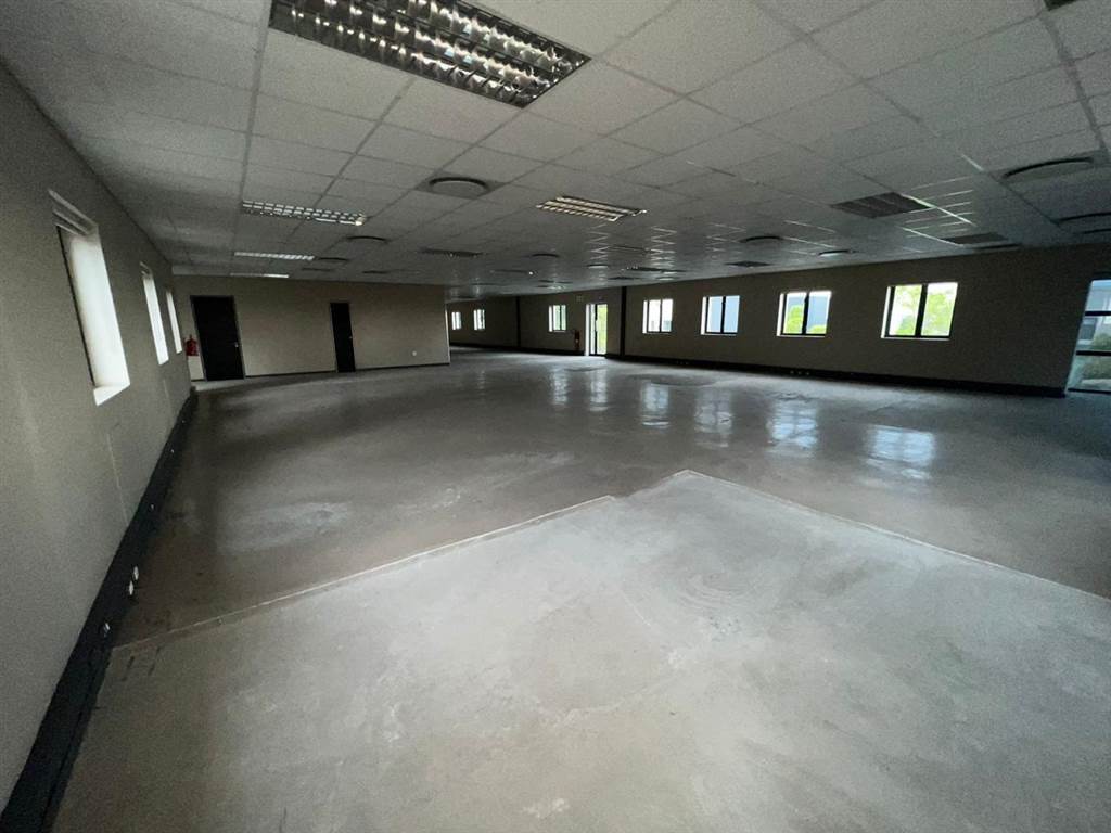 330  m² Commercial space in Strubens Valley photo number 9