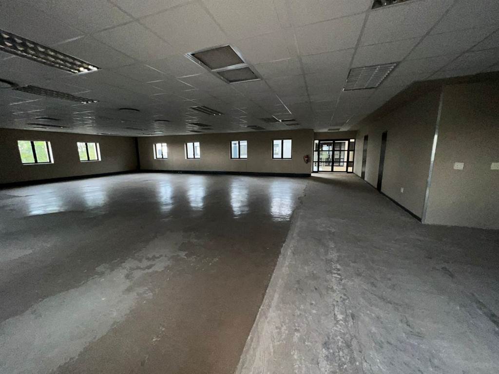 330  m² Commercial space in Strubens Valley photo number 12